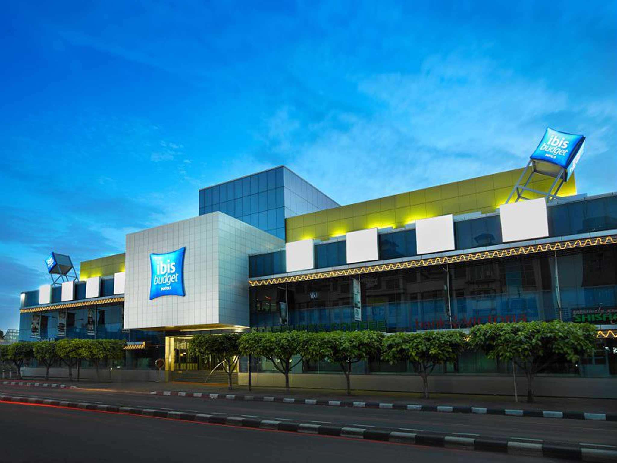Ibis Budget Jakarta Menteng Exterior foto